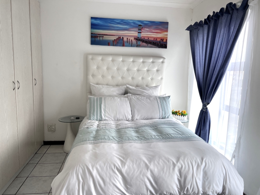 To Let 1 Bedroom Property for Rent in Parklands Western Cape